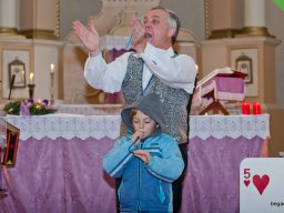 Mikulás ment Békésről Bélfenyérre