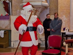 Mikulás ment Békésről Bélfenyérre