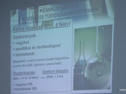 Látványos kémiakisérletek