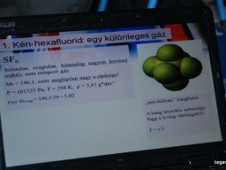 Látványos kémiakisérletek