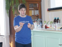 Látványos kémiakisérletek