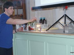 Látványos kémiakisérletek