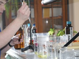 Látványos kémiakisérletek