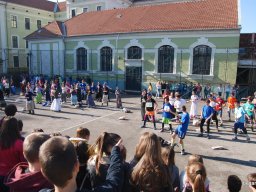 Gólyanap és gólyabál