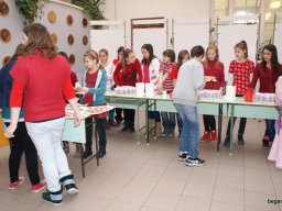 Pirosba öltöztünk