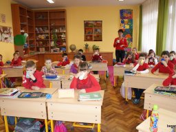 Pirosba öltöztünk