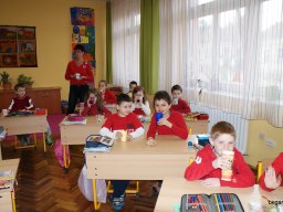 Pirosba öltöztünk