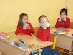 Pirosba öltöztünk