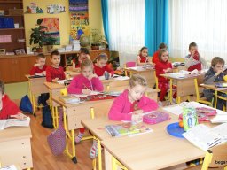 Pirosba öltöztünk