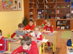 Pirosba öltöztünk