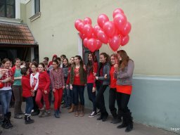 Pirosba öltöztünk