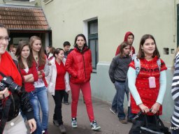 Pirosba öltöztünk