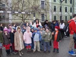 Pirosba öltöztünk