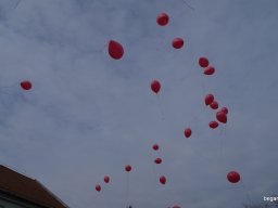 Pirosba öltöztünk