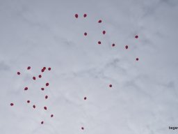 Pirosba öltöztünk