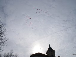 Pirosba öltöztünk