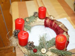 Adventi koszorúk az iskolában