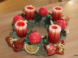 Adventi koszorúk az iskolában