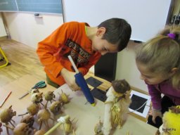 Tovább táncol a tobozmanó