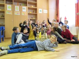 Tovább táncol a tobozmanó