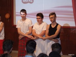 A hat tyúk tava 9.évf.szülinap