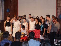 A hat tyúk tava 9.évf.szülinap