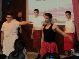 A hat tyúk tava 9.évf.szülinap