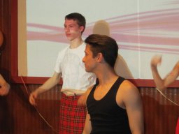 A hat tyúk tava 9.évf.szülinap