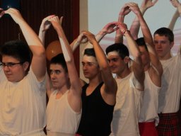 A hat tyúk tava 9.évf.szülinap