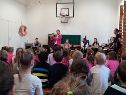 Zeneiskolai toborzó