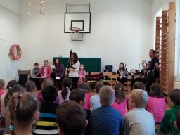 Zeneiskolai toborzó