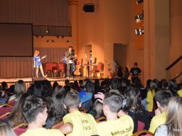 Gólyanap - gólyabál a kilencedikeseknél