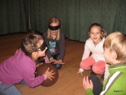 "Mert együtt kerek a világ"