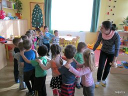 Kerekítő foglalkozás a Meseréten