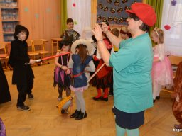 Farsang az alsó tagozaton