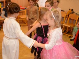 Farsang az alsó tagozaton