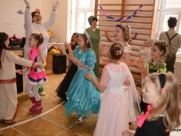 Farsang az alsó tagozaton