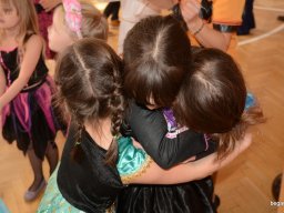 Farsang az alsó tagozaton