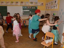 Farsang az alsó tagozaton