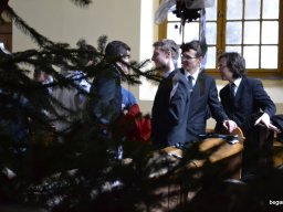 KARÁCSONY a gimnazistáknak 