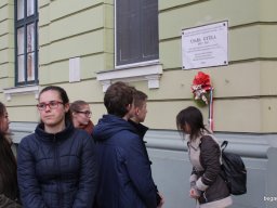 Bocsásd meg vétkeinket...