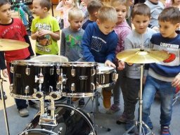 November a Csodavár csoportban