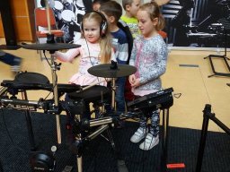 November a Csodavár csoportban