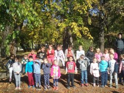 Október a Csodavár csoportban