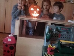 Kirándult a Zengőerdő csoport