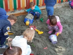 Kiscsoportosok a Meseréten