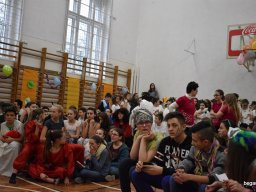 Világjárók farsangja