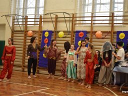 Világjárók farsangja