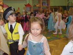 Világjárók farsangja