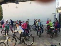 Kerékpártúra a jaminai bányatavakhoz